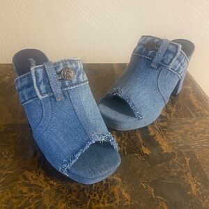 Jeffrey Campbell Platform Sandals.                   NEVER WORN.